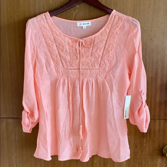 Active USA Tops - 💚4/$20 ⭐️NWT Active USA Romantic Blouse